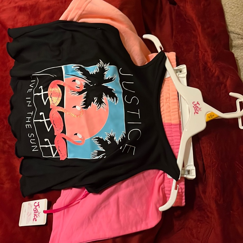 New girls 2 piece sleep set.